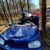 Koszmarny wypadek w lesie! 36-latka zginęła na miejscu, auto rozerwane na drzewie! [ZDJĘCIA]