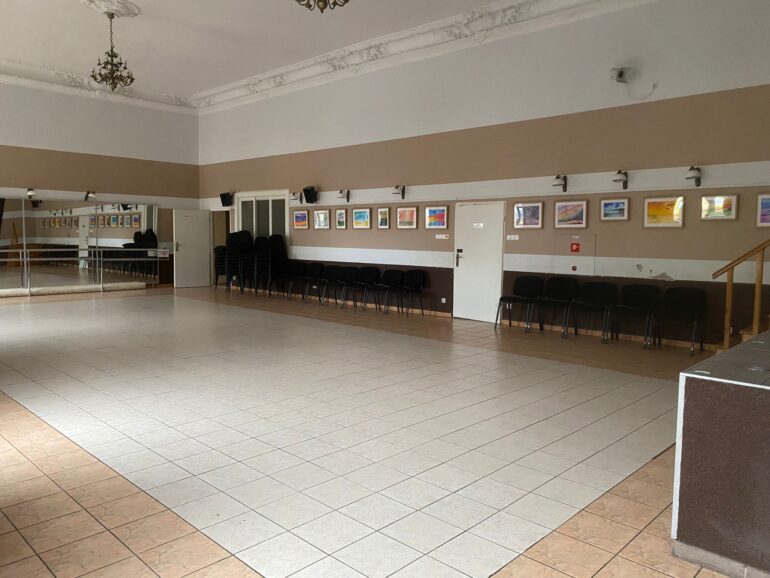 Świerklaniec modernizuje GOK – 120 tys. zł na remont sali widowiskowej. Fot. UG Świerklaniec