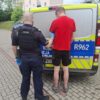 Potrącił kobietę i uciekł. 20-letni kierowca już areszcie!