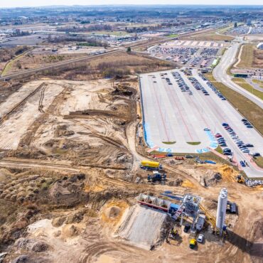 Lotnisko w Pyrzowicach rozbudowuje parking. Fot. Katowice Airport