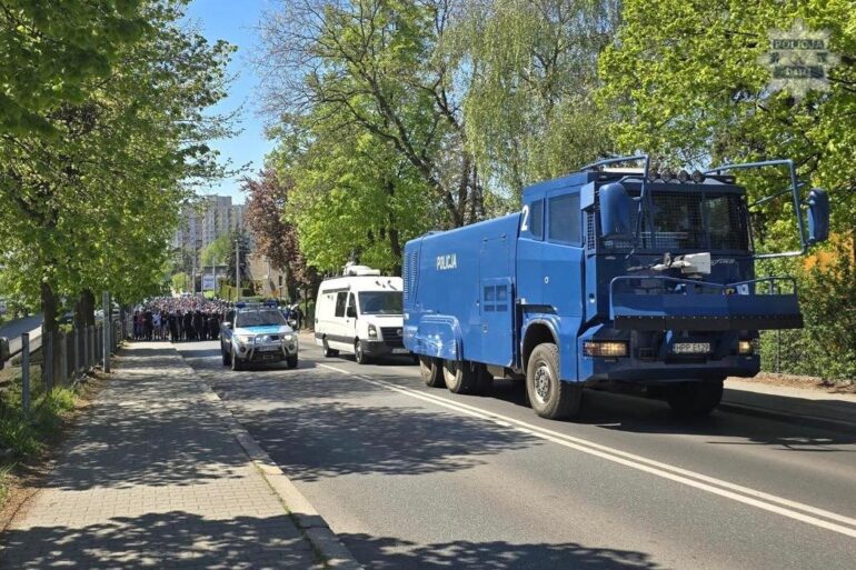 Ruch Chorzów – Odra Opole na Stadionie Śląskim. Policja czuwa nad bezpieczeństwem. Fot. KWP Katowice