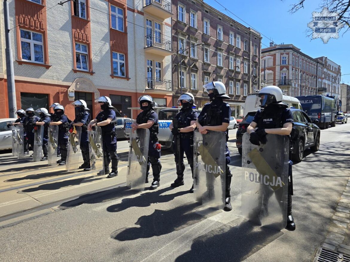 Ruch Chorzów – Odra Opole na Stadionie Śląskim. Policja czuwa nad bezpieczeństwem. Fot. KWP Katowice