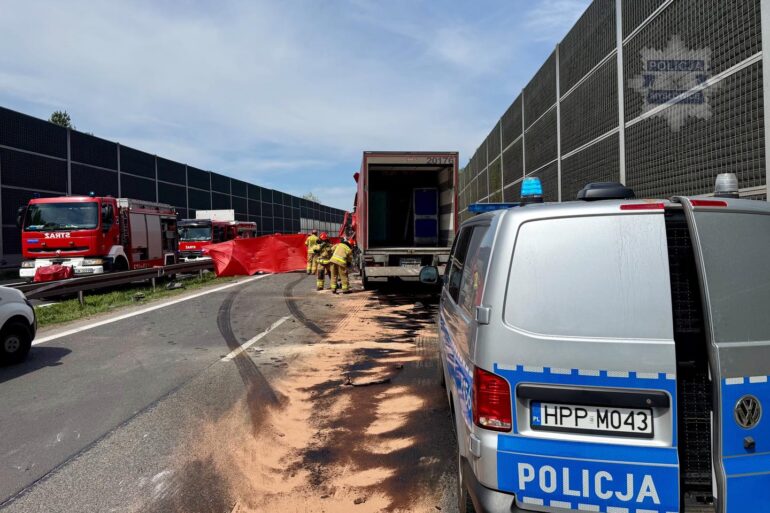 PILNE! Trasa S-1 zablokowana! Wypadek i pożar ciężarówki, na miejscu ląduje LPR! Fot. KMP Mysłowice