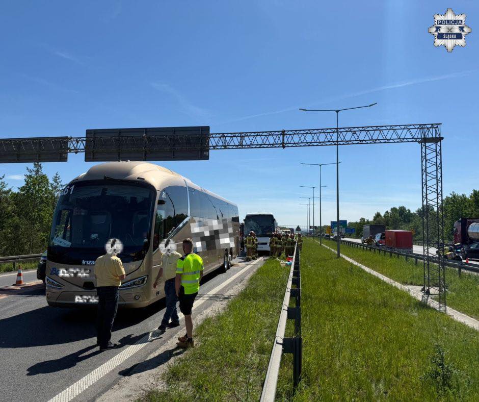 Wypadek autokarów na A4 w Mysłowicach. Dzieci jechały na wycieczki. Fot. Policja Śląska