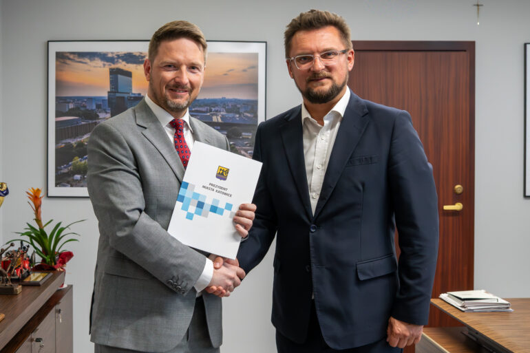 Miejsce w zarządzie miasta jako wiceprezydent zajął dotychczasowy wiceprzewodniczący GZM - Maciej Biskupski