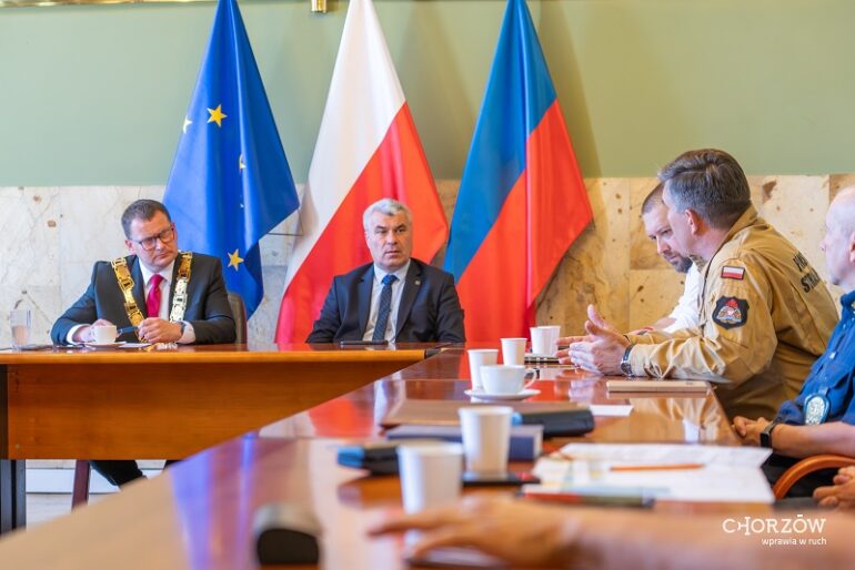 Sztab kryzysowy po pożarze w Chorzowie. Miasto żąda pilnych kontroli. Fot. UM Chorzów
