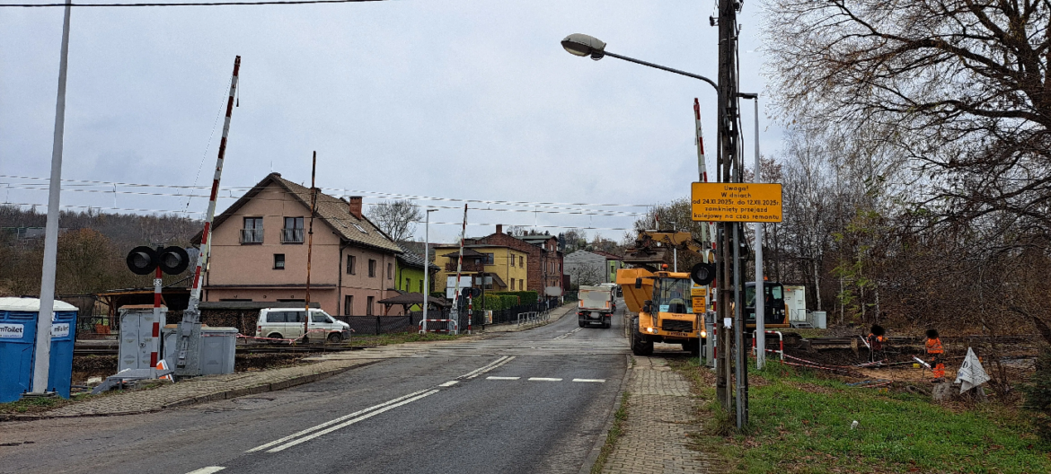 Ważna zmiana na przejeździe kolejowym w Rudzie Śląskiej. Pociągi pojadą dwa razy szybciej