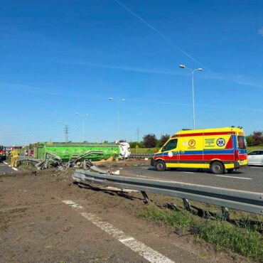 Uwaga kierowcy. Są poważne utrudnienia na jednej z głównych tras w regionie. Wypadek na autostradzie A4 w Gliwicach zablokował ruch w kierunku Wrocławia.