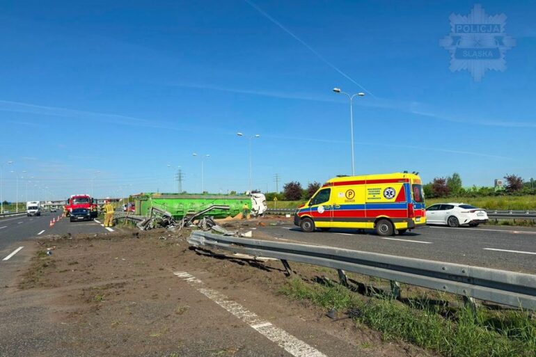 Uwaga kierowcy. Są poważne utrudnienia na jednej z głównych tras w regionie. Wypadek na autostradzie A4 w Gliwicach zablokował ruch w kierunku Wrocławia.