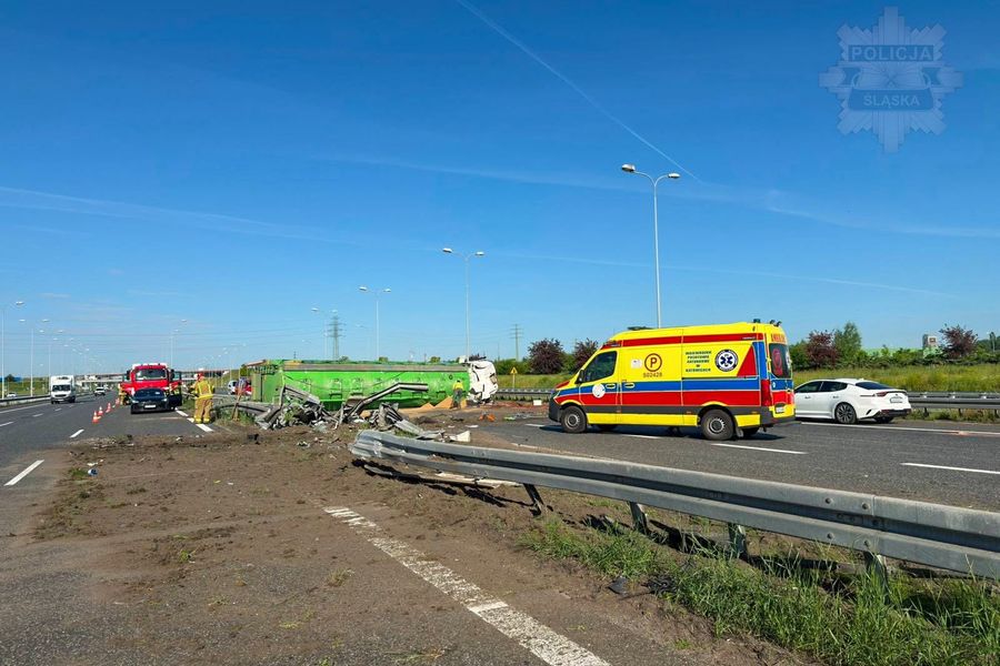 Uwaga kierowcy. Są poważne utrudnienia na jednej z głównych tras w regionie. Wypadek na autostradzie A4 w Gliwicach zablokował ruch w kierunku Wrocławia.