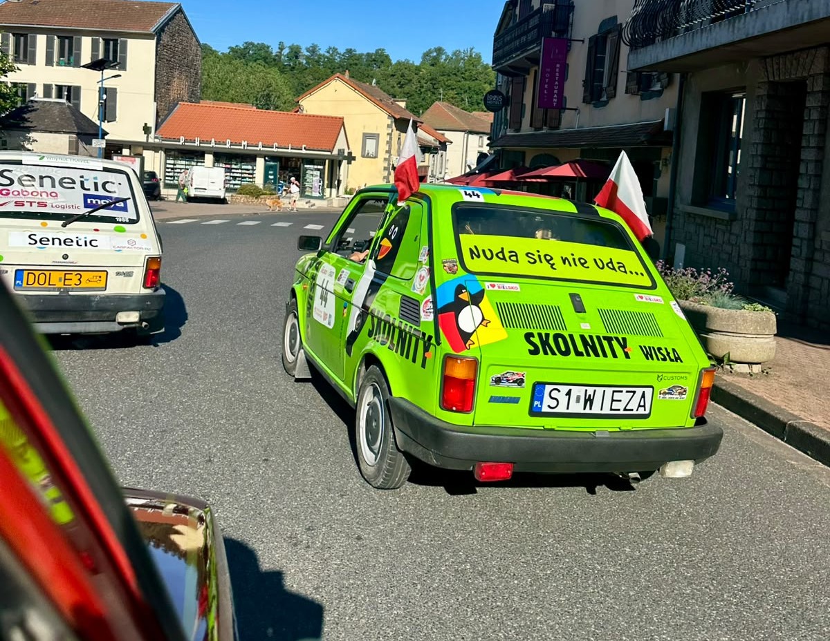 Tło