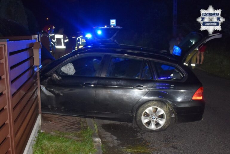 Pijany 19-latek z Ukrainy rozbił BMW na ogrodzeniu. Policja chce wydalić go z Polski. Fot. Policja