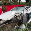 Tragiczny wypadek na Śląsku. Mercedes roztrzaskał się o drzewo, zginęło dwóch młodych mężczyzn [ZDJĘCIA]