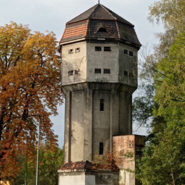 Historyczna wieża wodna w Orzeszu przejdzie remont. Miasto podpisało umowę z wykonawcą. Fot UM Orzesze