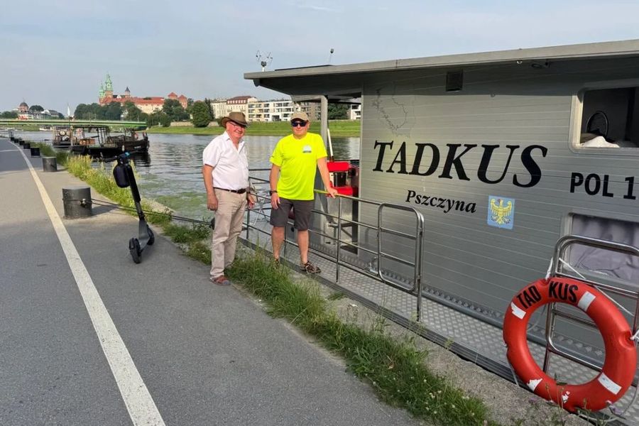 Tło
