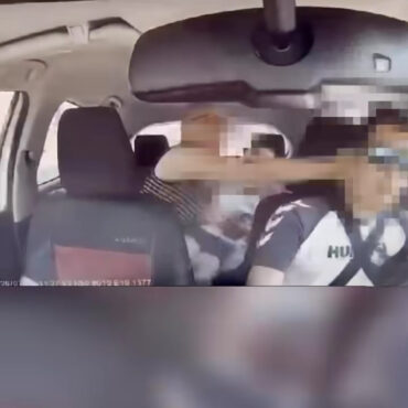Uderzyła taksówkarza i obrażała go za narodowość. 48-latka usłyszała zarzuty. Fot. Policja