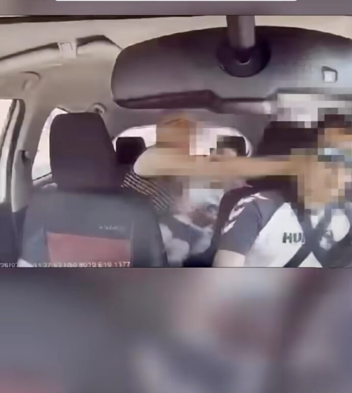 Uderzyła taksówkarza i obrażała go za narodowość. 48-latka usłyszała zarzuty. Fot. Policja