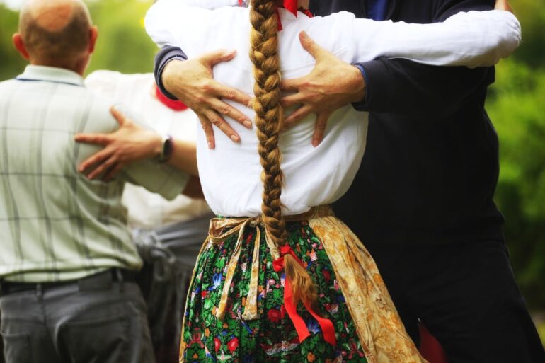 „Wieś Tańczy i Śpiewa na Weselu” w Chorzowie. Potańcówka w skansenie już 6 września. Fot MGPE w Chorzowie