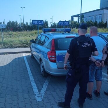 Latał dronem tuż przy lotnisku w Pyrzowicach. 30-latek wpadł na gorącym uczynku!. Fot, KPP Tarnowskie Góry