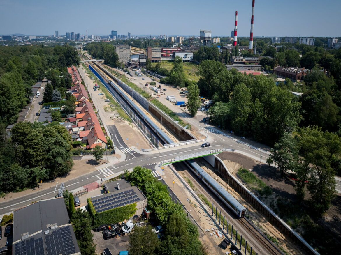 Katowice: otwarto nowy wiadukt na ul. Dobrego Urobku. Trwa wielka przebudowa węzła kolejowego. Fot. PKP PLK