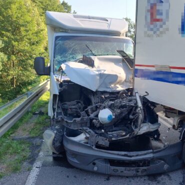 Zderzenie trzech aut! Trasa na Gliwice całkowicie zablokowana. Fot. Policja Racibórz
