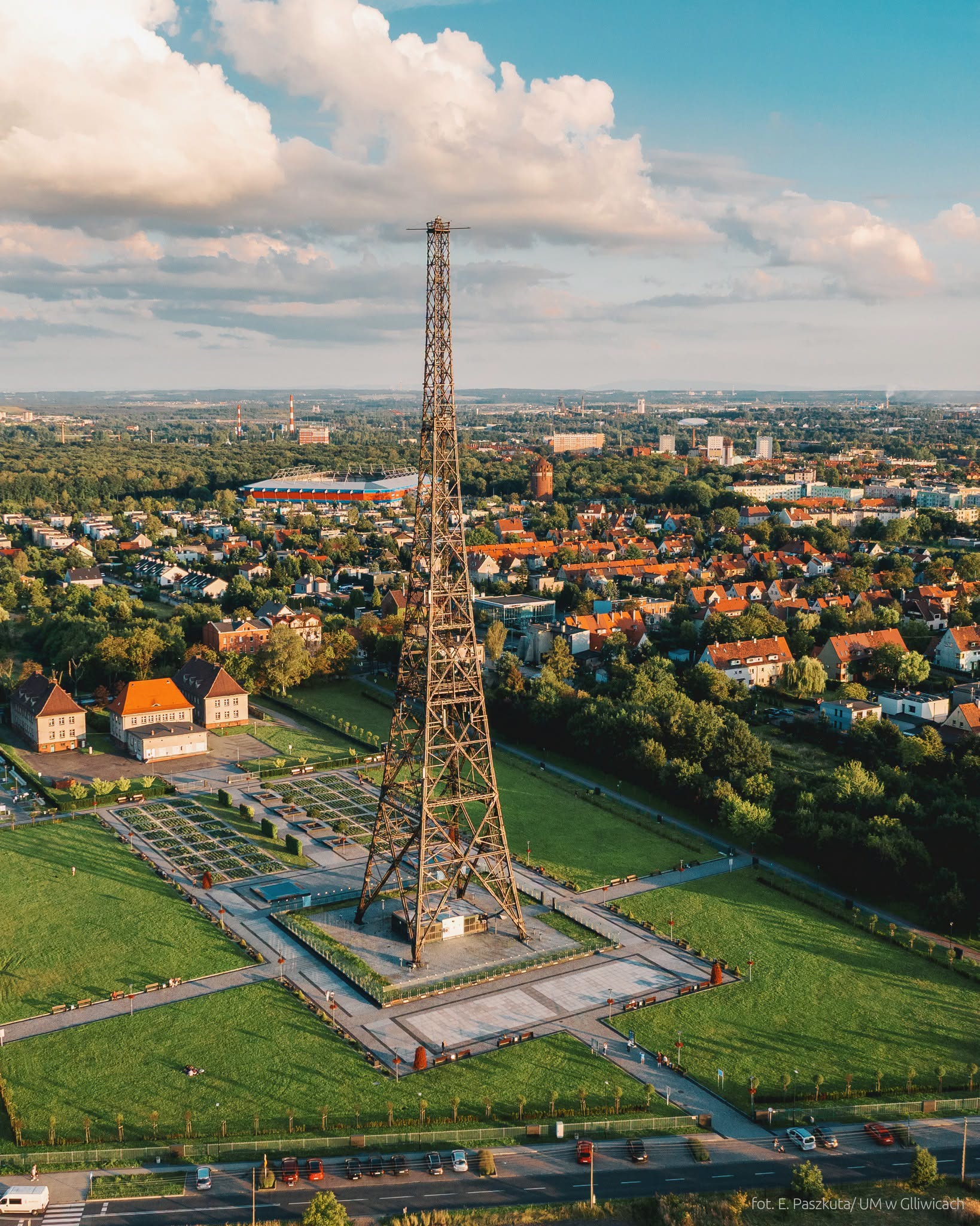 Tło