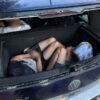 8 osób w Volkswagenie