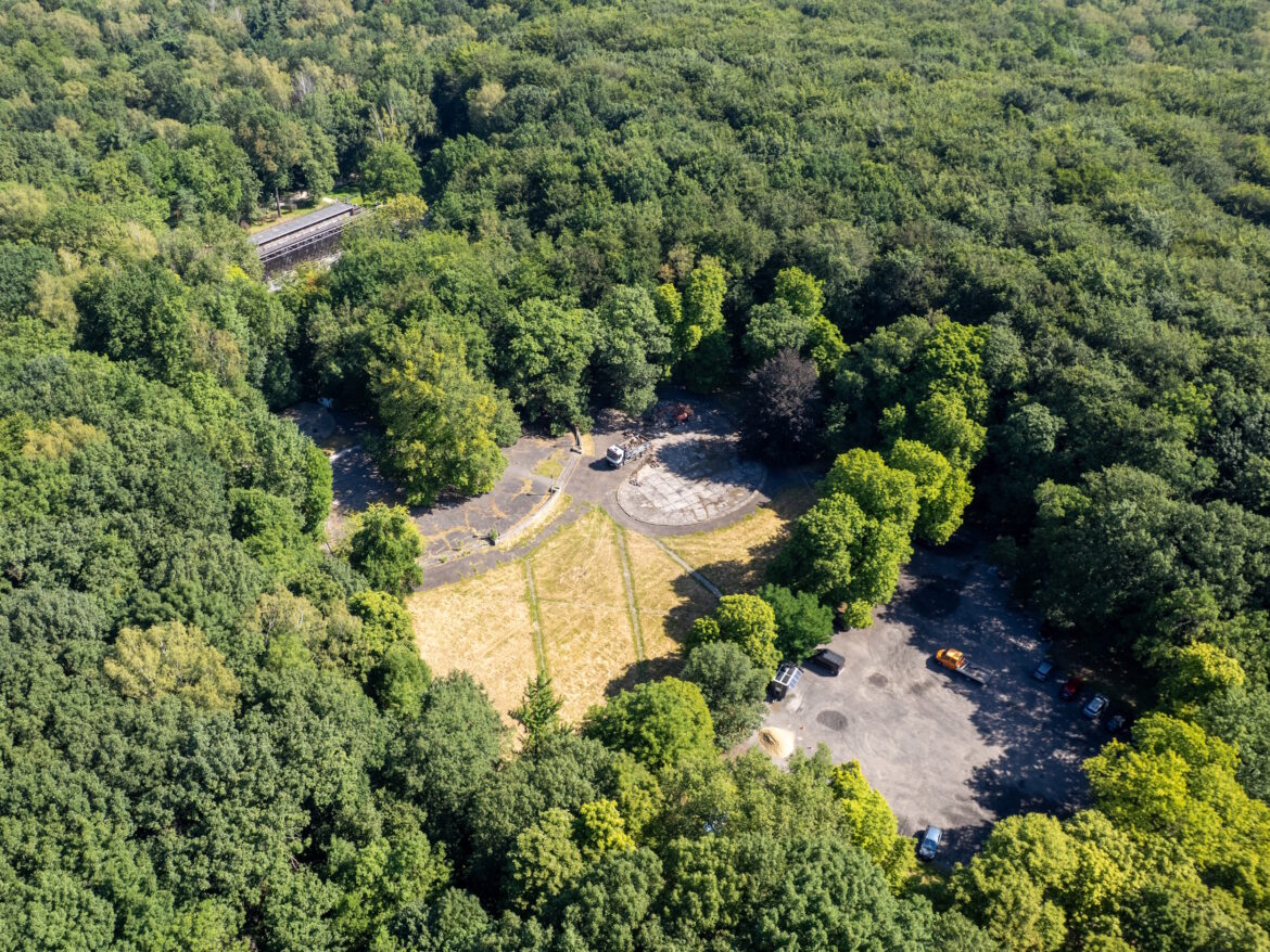 Gliwice: trwa modernizacja dawnej sceny i fontanny w lesie komunalnym przy ul. Chorzowskiej. Fot. UM Gliwice