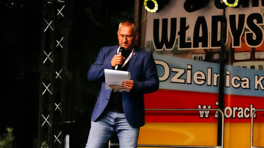 Tło