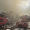 Potężny pożar w Chorzowie! Płonęły wraki i hala z częściami. Mieszkańcy dostali ważny komunikat [ZDJĘCIA]