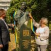 Katowice upamiętniły legendę polskiej scenografii! Rzeźba Barbary Ptak stanęła na placu Grunwaldzkim