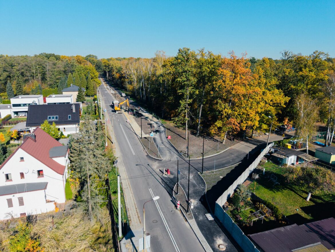 Gliwice: trasa rowerowa wzdłuż ul. Strzelców Bytomskich prawie gotowa. fot. Mosquidron / UM Gliwice