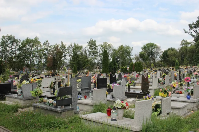 Wszystkich Świętych w Rudzie Śląskiej: zmiany w ruchu, linie C2 i C9 oraz darmowe autobusy. Fot. UM Ruda Śląska